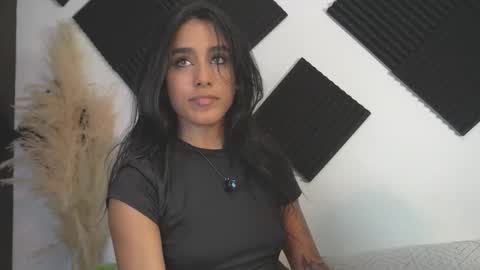 Snapshot of ambeer_rousess chatting on September 2025 12:34:01 AM Amber online show from September 2025 12:34:01 AM