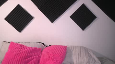 Snapshot of ambeer_rousess chatting on April 2026 12:48:01 AM Amber online show from April 2026 12:48:01 AM