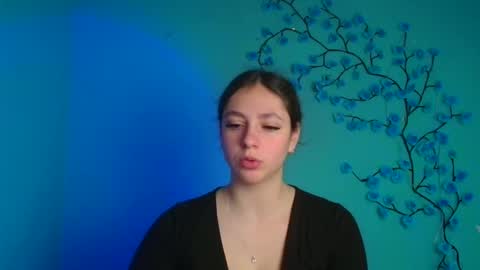 Snapshot of amber__r chatting on April 2026 06:30:01 AM Amber online show from April 2026 06:30:01 AM