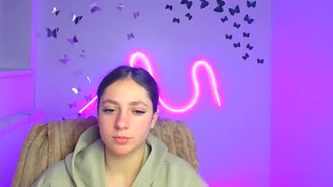 Snapshot of amber__r chatting on April 2026 07:45:01 AM Amber online show from April 2026 07:45:01 AM