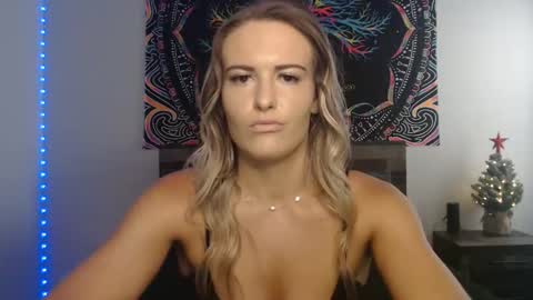 Snapshot of amber__xoxo chatting on December 2025 03:18:02 PM Amber online show from December 2025 03:18:02 PM