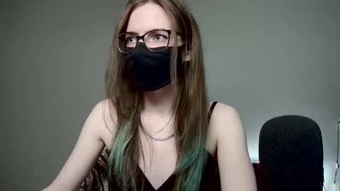 Amber non-nude model online show from November 2025 01:05:01 AM