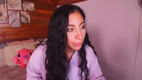 amber_curly online show from November 2025 06:54:01 PM