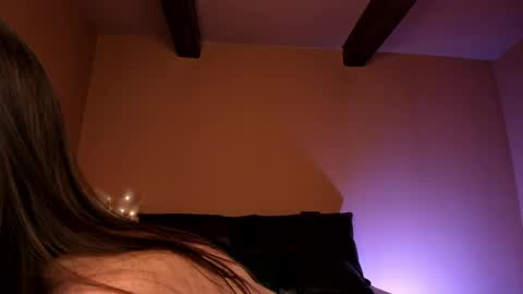 amber_tender_ online show from April 2026 08:57:02 PM