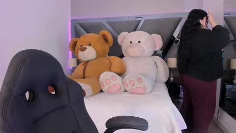 Amber  online show from September 2025 11:59:02 AM