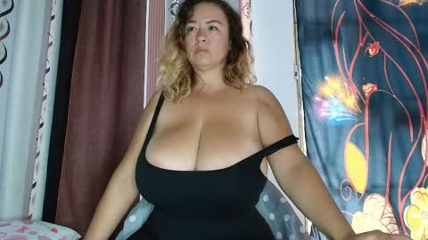 Snapshot of amberlissi chatting on May 2026 04:02:02 PM LISSY online show from May 2026 04:02:02 PM