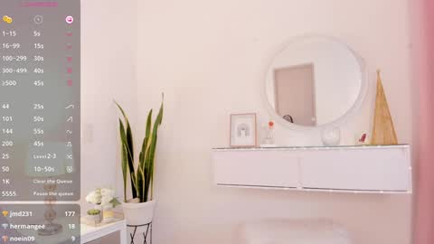 Snapshot of amberlowell chatting on December 2024 11:51:01 PM Amber online show from December 2024 11:51:01 PM