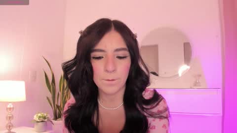 Snapshot of amberlowell chatting on October 2025 10:43:02 PM Amber online show from October 2025 10:43:02 PM