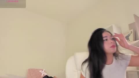 Amber online show from December 2025 02:33:01 PM