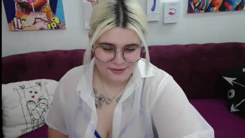 Amber online show from November 2025 02:32:01 AM