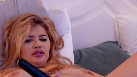 Amberseyes online show from December 2024 03:05:01 PM