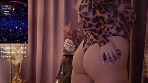 Amberseyes online show from January 2025 12:18:01 PM