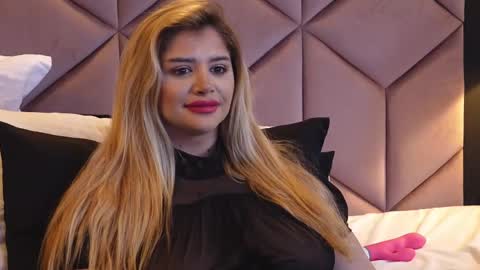 Amberseyes online show from February 2025 12:32:01 PM