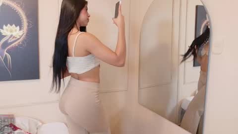 ambers online show from November 2025 01:45:02 PM