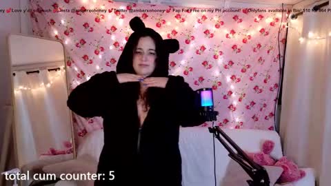 Snapshot of amberxoxhoney chatting on February 2025 05:37:01 AM Amber Honey online show from February 2025 05:37:01 AM