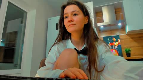 Snapshot of ameli_moon chatting on January 2025 04:08:01 PM Eileen online show from January 2025 04:08:01 PM