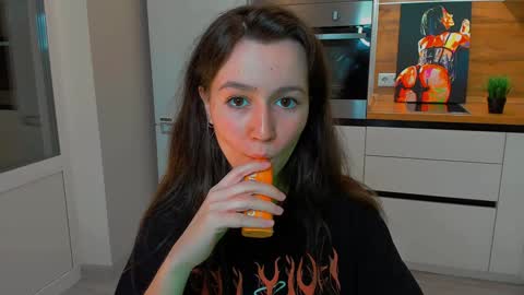 Snapshot of ameli_moon chatting on February 2025 02:13:02 PM Eileen online show from February 2025 02:13:02 PM