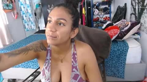 Snapshot of amelia_2023 chatting on March 2025 03:48:02 PM amelia online show from March 2025 03:48:02 PM