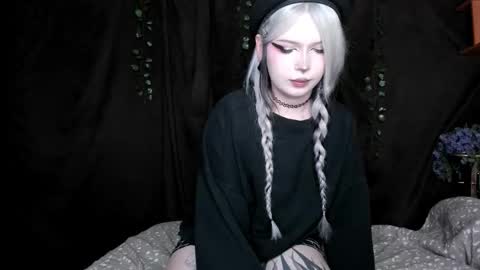 Amelia online show from November 2025 04:52:01 PM