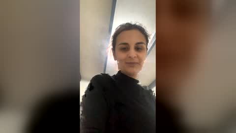 amelia online show from December 2025 10:05:01 PM