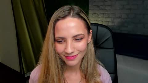 Snapshot of amelia_meili chatting on November 2025 12:51:01 PM amelia_meili online show from November 2025 12:51:01 PM