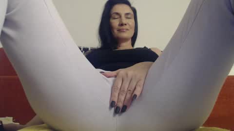 AME  or  Amelia online show from December 2024 01:54:02 PM