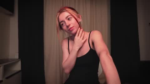 Snapshot of ameliamber0 chatting on December 2024 05:25:01 PM Amelia online show from December 2024 05:25:01 PM