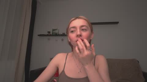 Snapshot of ameliamber0 chatting on February 2025 05:09:02 PM Amelia online show from February 2025 05:09:02 PM