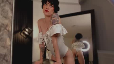 Amelianaughty  online show from May 2026 02:14:02 PM