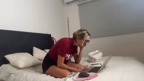 ameliaparadisex online show from July 2026 02:02:02 PM