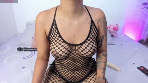 Snapshot of amelieburns18 chatting on January 2025 12:34:02 AM Amelie online show from January 2025 12:34:02 AM