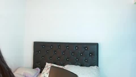 Ameliejoness  online show from May 2026 09:46:01 PM