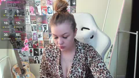 Amelie online show from May 2026 01:43:01 AM