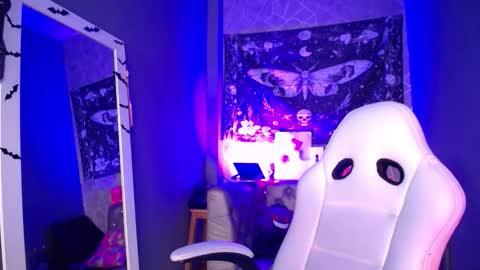 Snapshot of amelierouss chatting on March 2026 04:49:01 AM AMELIEROUS .. see you tomorrow kisses online show from March 2026 04:49:01 AM