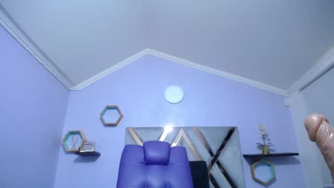 Amell Thomson online show from December 2024 02:22:02 PM