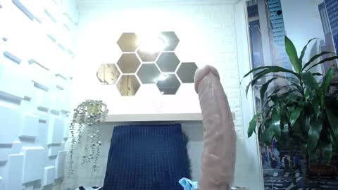 Amell Thomson online show from February 2025 05:05:02 PM