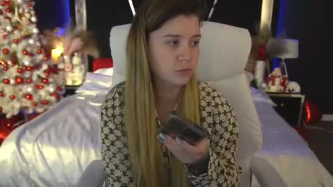 Snapshot of amellymillyy chatting on December 2025 07:15:02 AM amellymillyy online show from December 2025 07:15:02 AM