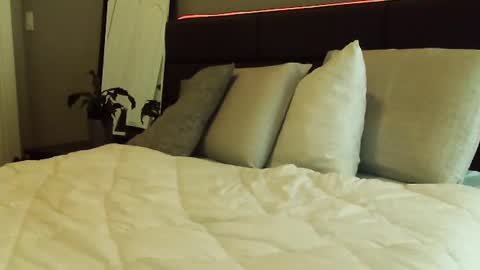 Snapshot of amera_gray chatting on February 2025 08:20:02 PM HOT white naughty leo xxx online show from February 2025 08:20:02 PM