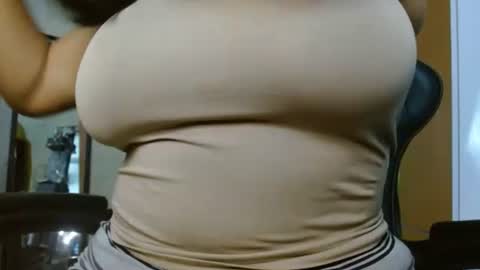 Snapshot of ames9001 chatting on January 2026 01:24:02 PM Mari online show from January 2026 01:24:02 PM