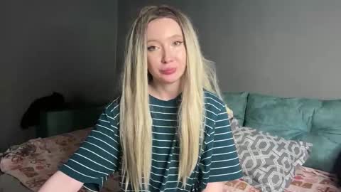 Snapshot of amiair chatting on November 2025 04:19:02 PM Ami Air online show from November 2025 04:19:02 PM