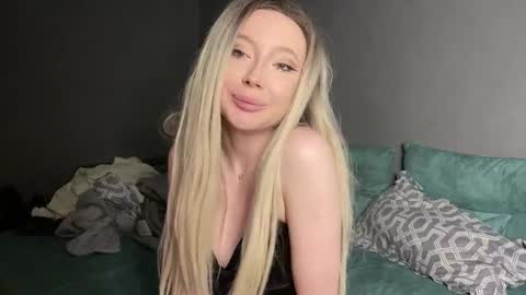 Snapshot of amiair chatting on November 2025 12:04:01 PM Ami Air online show from November 2025 12:04:01 PM