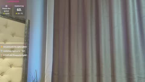 Snapshot of amiellarose chatting on April 2026 12:29:02 PM amiellarose online show from April 2026 12:29:02 PM