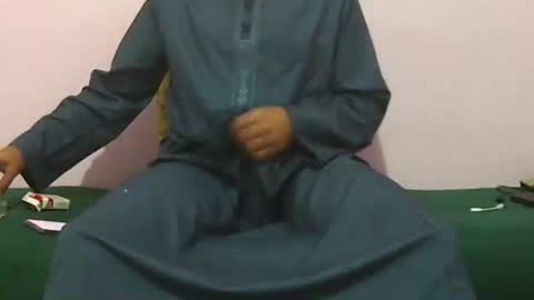 Snapshot of amir_elaraby chatting on November 2025 12:57:02 AM Amir online show from November 2025 12:57:02 AM