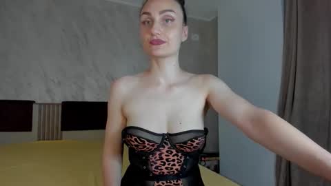 AmiraAnne online show from June 2026 06:52:01 PM