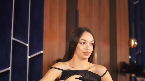 Amiraveyl online show from September 2025 09:04:02 PM