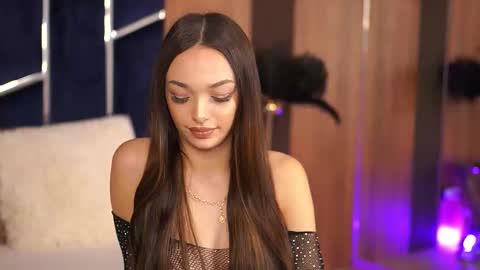 Amiraveyl online show from September 2025 09:38:01 PM