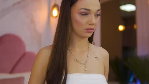 Amiraveyl online show from September 2025 09:20:02 PM