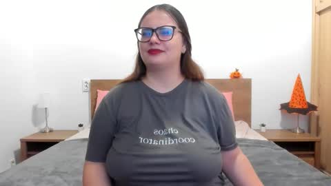 Amira Vyxen online show from November 2025 09:47:01 PM