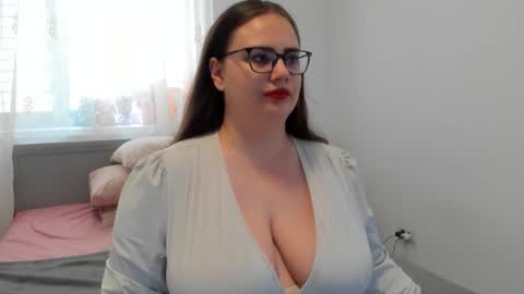 Amira Vyxen online show from July 2026 07:43:01 AM