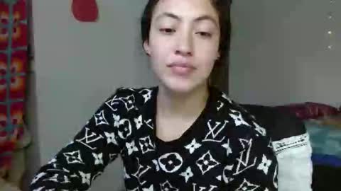 amitlu_ online show from September 2025 06:33:02 PM